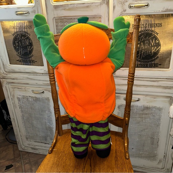 Handerson Handicraft 27" standing halloween Greet & Treat Friends tongue out - Picture 6 of 14